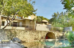 Charming Provencal Mas with pool by Taillades, close to Cavaillon in the Luberon, sleeps 6.